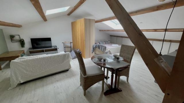 Les Vieux Platanes Apartment La Crau Ngoại thất bức ảnh